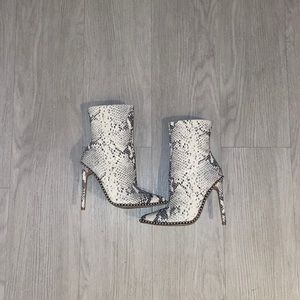 Sexy snake print bootie with heels Steve Madden